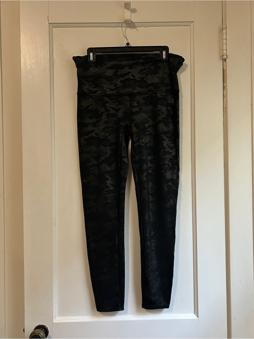Women’s SPANX Black Camo Leggings - Size 1X